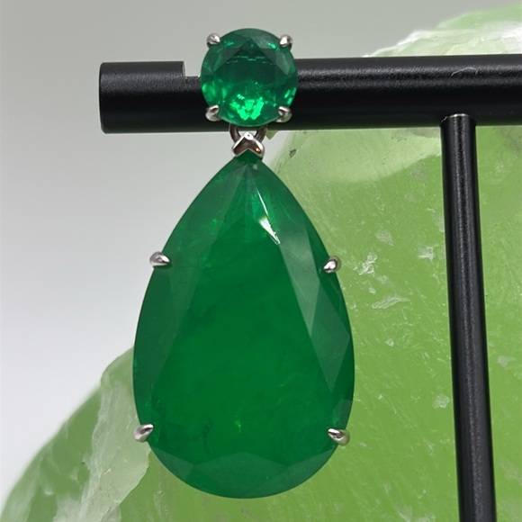 18 X 28 mm. - 8 mm. FOREST GREEN DOBLET EMERALD DROP EARRINGS 925 SILVER - Picture 11 of 12